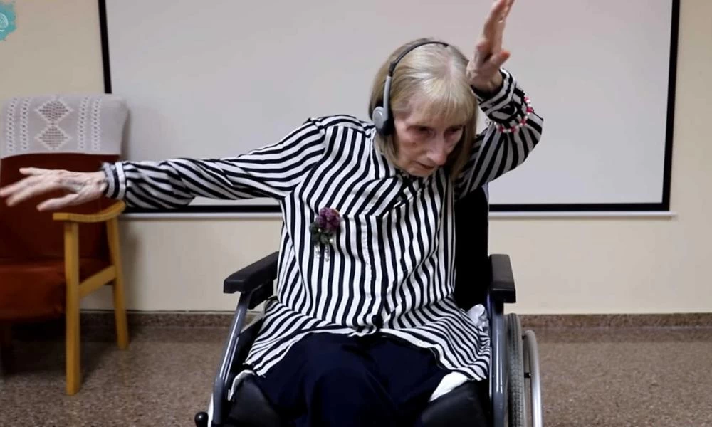 Μπαλαρίνα με Αλτσχάιμερ ακούει τη Λίμνη των Κύκνων και δείτε τι ακολουθεί (βίντεο)